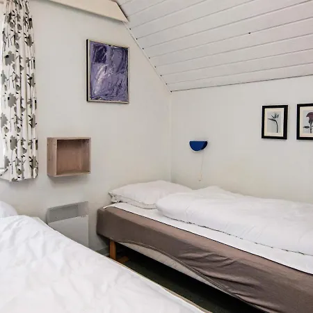 Apartment 4 Person In R M *