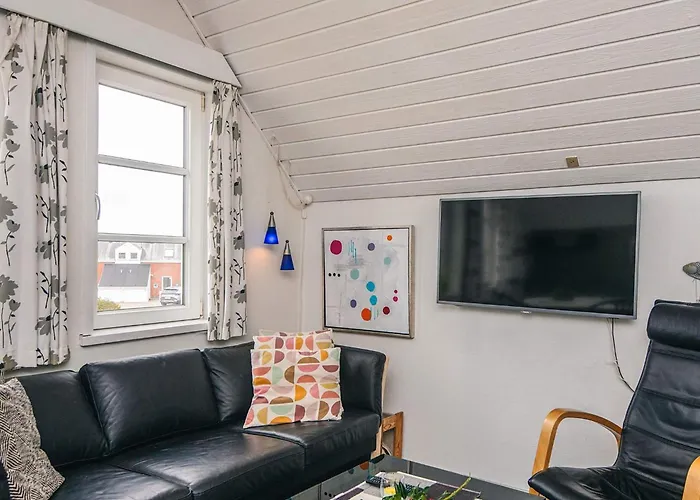 4 Person In Romo-by Traum Daire Sønderby